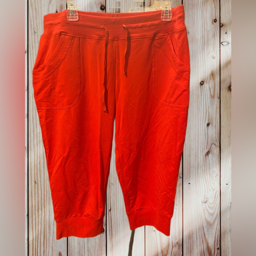Women’s Weintee stretch capris. Size XL. Slim fit.